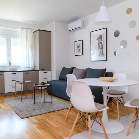 Aqua Lux - Hill - Kod Akva Parka Podina アパート